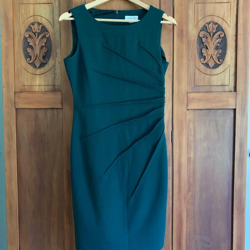 Calvin Klein Melodie Sheath Size 6 Dark Green
